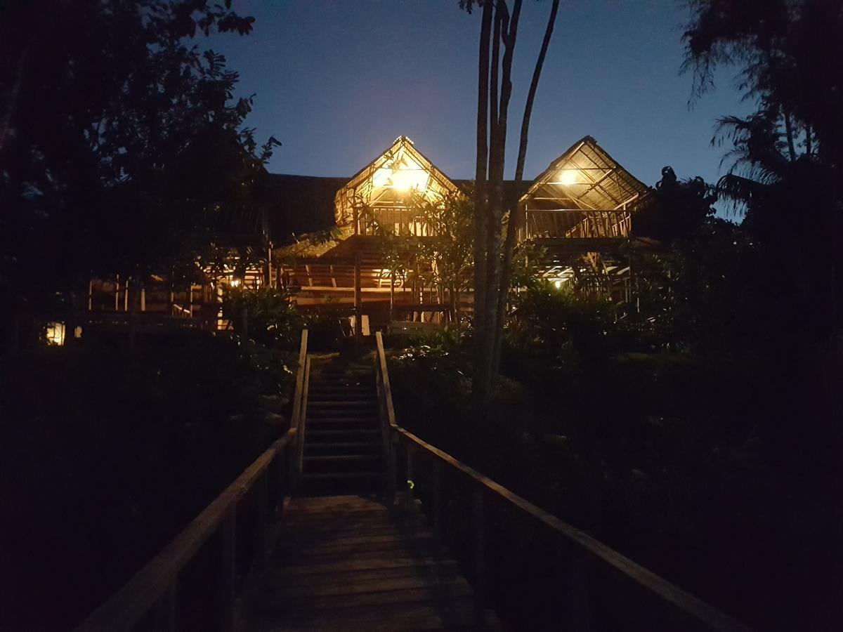 Tres Chimbadas Lake Lodge Tambopata Exterior foto